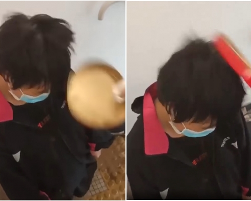 女受害人被逼跪地，有人持滅火沙鐵蓋襲擊其頭、手部和被逼食沙。
