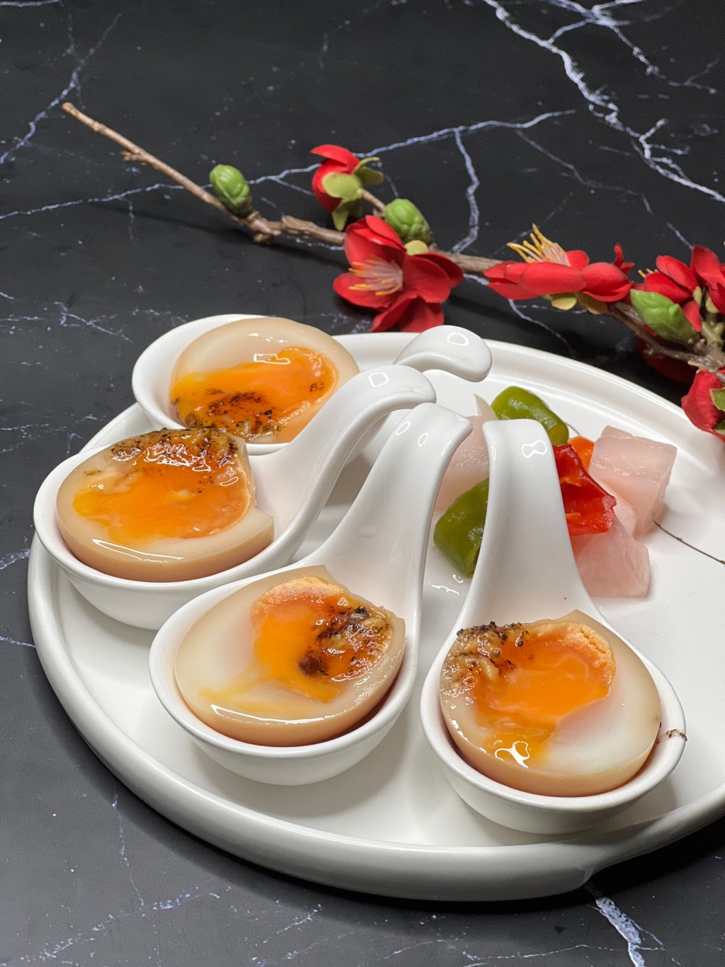 黑松露蜂蜜溏心蛋（價值 HK$38），優惠期間，可$1追加。