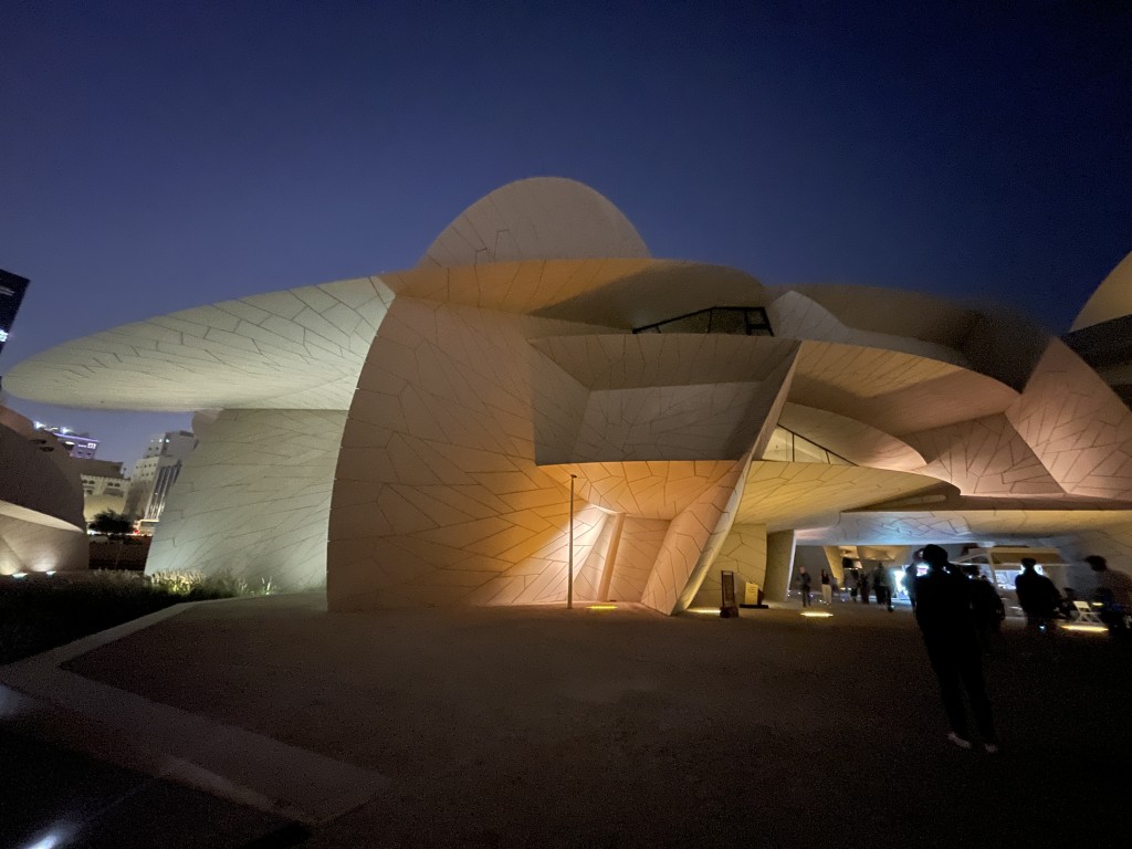 卡塔爾國家博物館外形猶如一朵沙漠玫瑰。