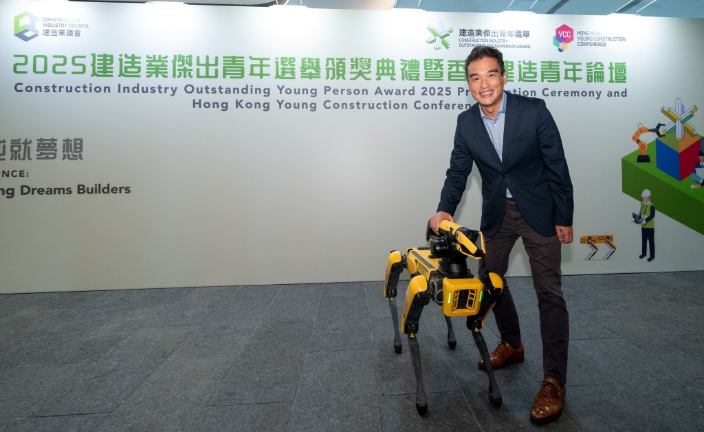 建造業議會青年事務委員會孟家榮營造師表示議會近年積極在學校和社區推廣業界,讓年青人認識業界實況。 建造業議會青年事務委員會孟家榮營造師表示議會近年積極在學校和社區推廣業界,讓年青人認識業界實況。