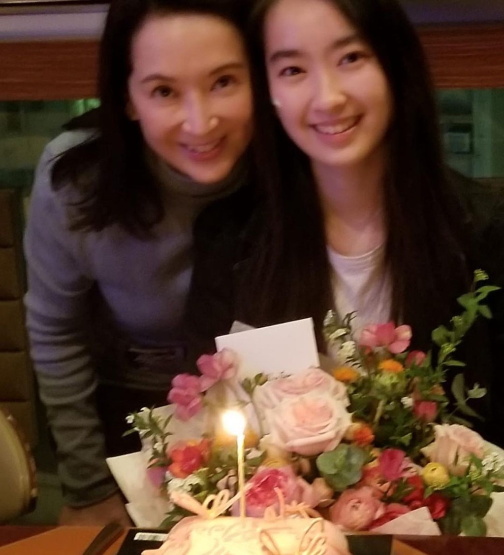 林愷鈴慶祝21歲生日。