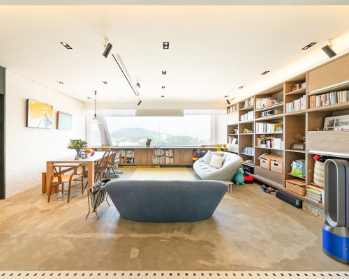 柏濤小築這個洋房，實用面積1425方呎，現時連1車位叫價4900萬。