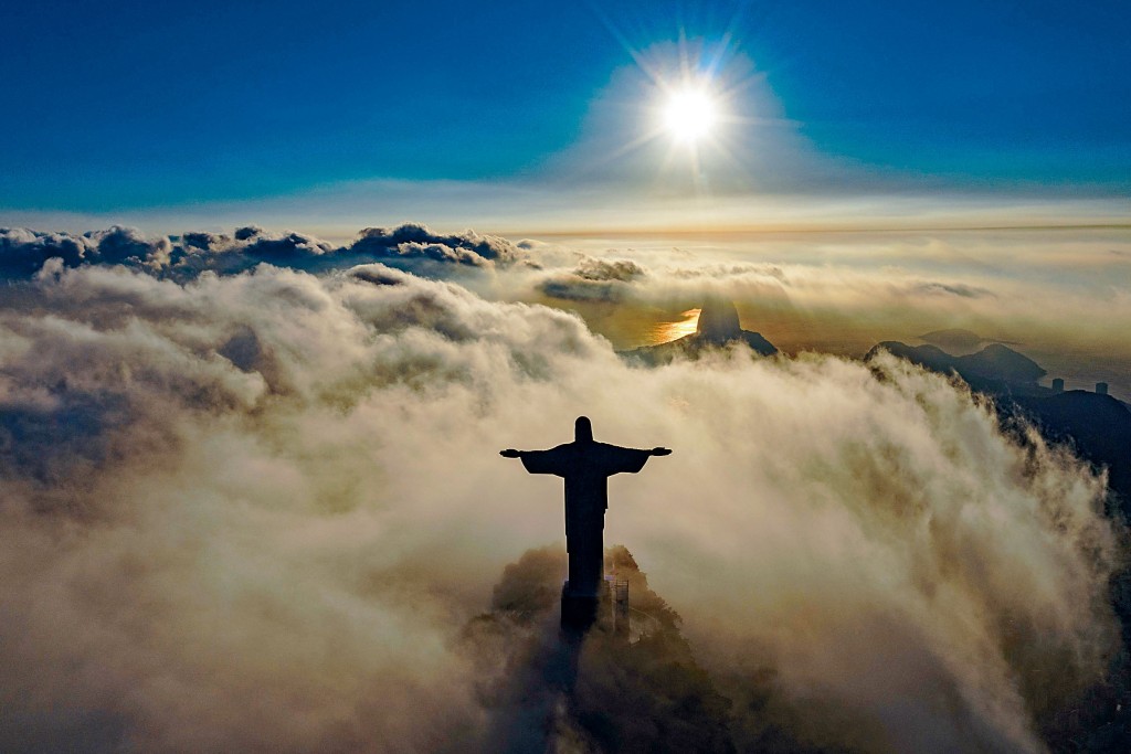 屹立巴西里約熱內盧科科瓦多山山頂的救世基督像(Christ the Redeemer),剛在上月迎來九十周年慶。