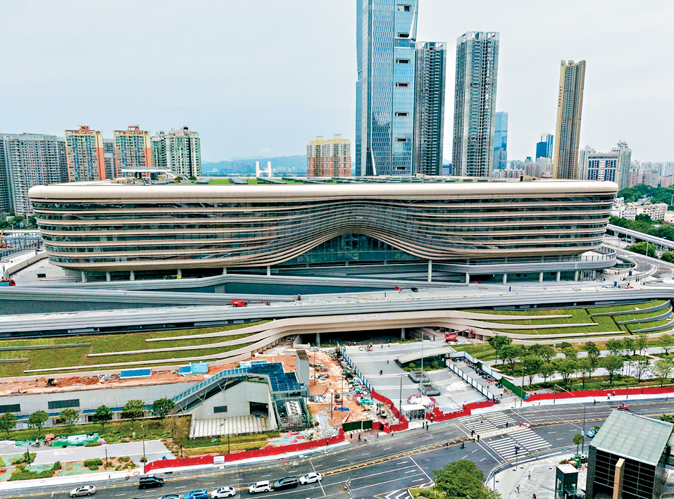 重建後的新皇崗口岸將設有7條專營巴士路線直達市區。