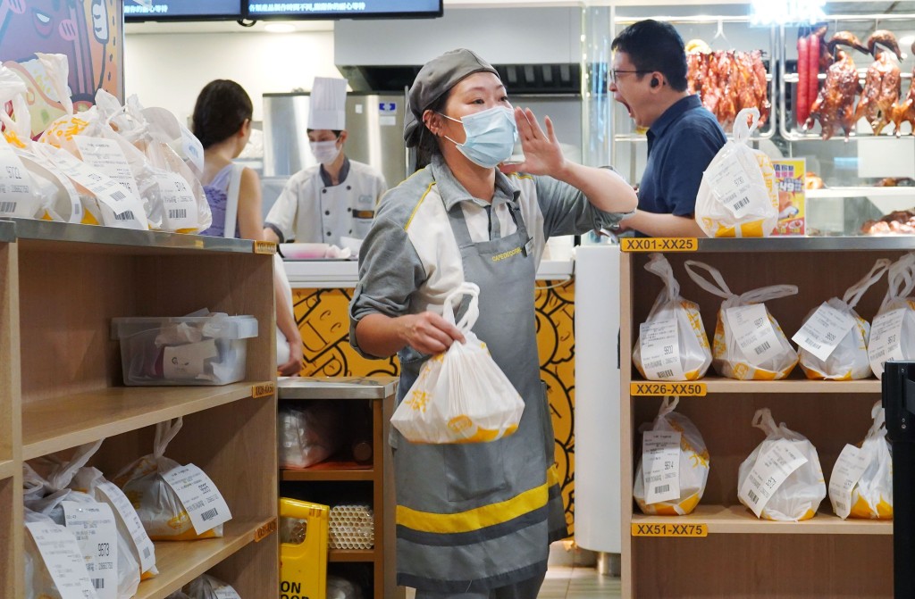 田北辰指應彈性按工種調整配額，以兼顧短缺行業與基層就業保障。