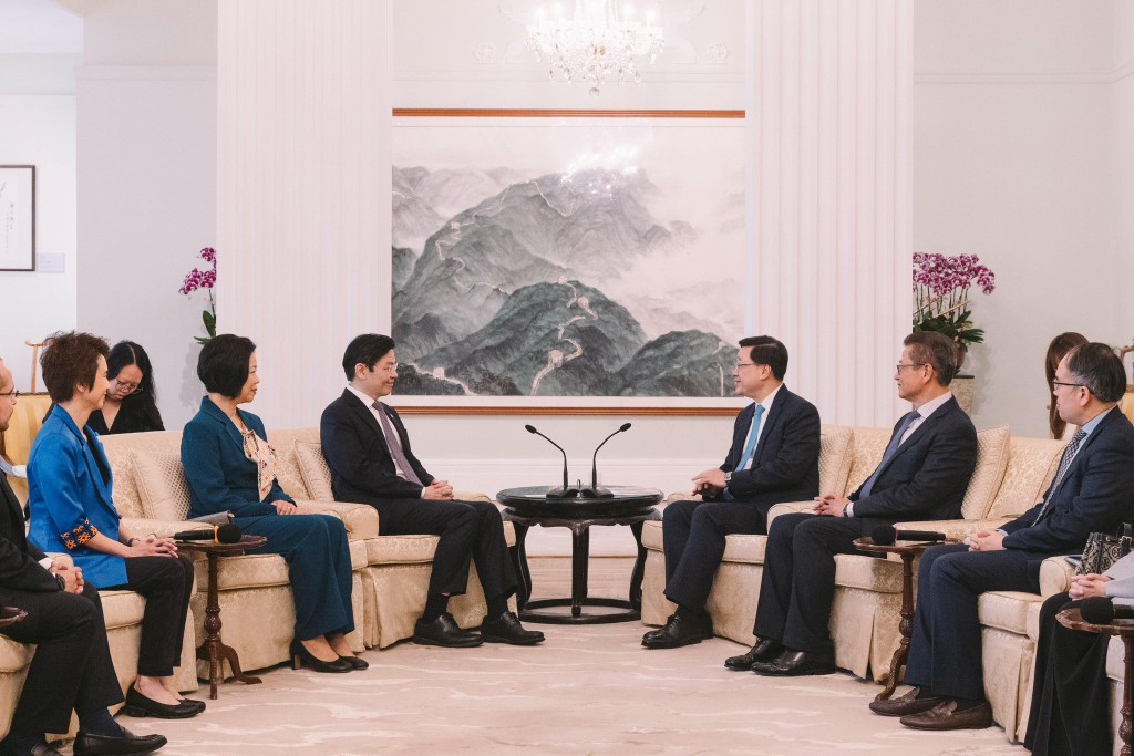 李家超與黃循財會面，就雙方關注的議題交換意見。李家超FB  