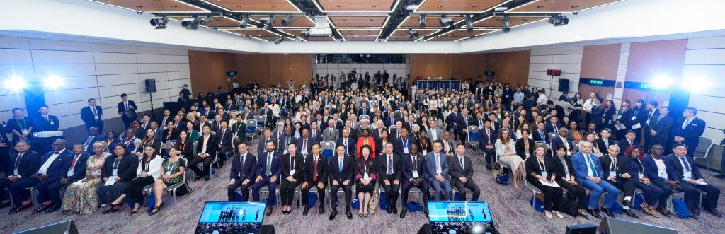 第二場分論壇以「用戶視角：政府和投資為何選擇調解」為主題；第三場分論壇主題則為「展望未來：構建全球調解生態圈」。