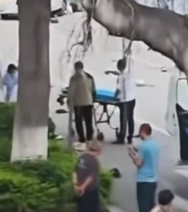 福建南安有汽車逆行撞人，導致2死1傷。民生e線