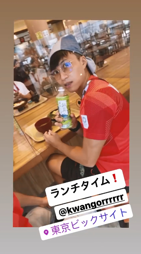 Jarvis同坤哥繼續齊齊食Lunch。