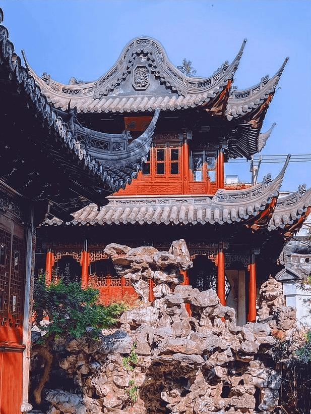 上海闢謠平台稱，經核查發現上海城隍廟一般是指城隍廟道觀這一宗教建築，不存在「破產」的說法。