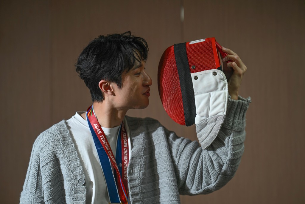 Ryan選擇紅色是因為是特區旗的底色。星島資料圖片 Ryan選擇紅色是因為是特區旗的底色。星島資料圖片