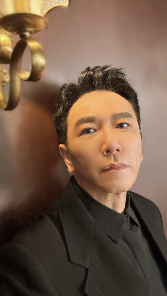 溫兆倫近日在抖音上載多張照片。 溫兆倫近日在抖音上載多張照片。