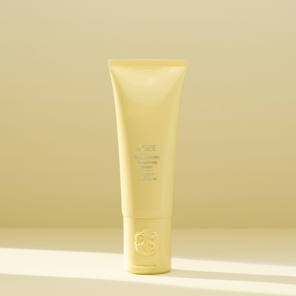 Oribe Hair Alchemy Strengthening Masque/$530，可用作日常的护发素，洁净后按摩发丝并等最少1分钟后冲洗，当中的乳木果油成分可深层润发，尤其适合干燥发质。