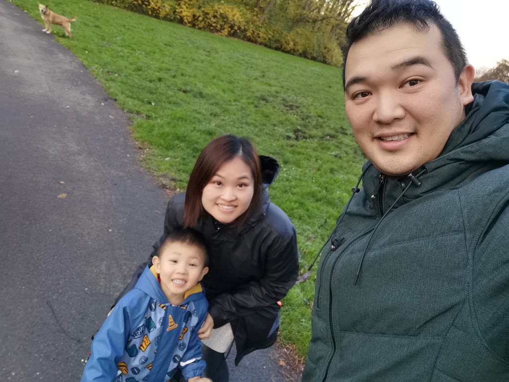 David(左一)明年将升读小学,Naomi (中)已为他选定心水学校。 David(左一)明年将升读小学,Naomi (中)已为他选定心水学校。