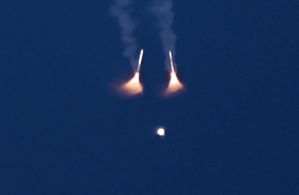 “阿提米丝2号”与助推器分离。路透社