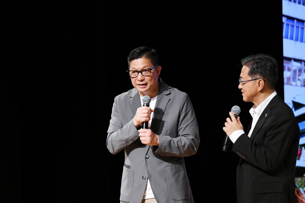 （左）鄧炳強希望年輕人「更叻、經驗更多，眼界更闊」。