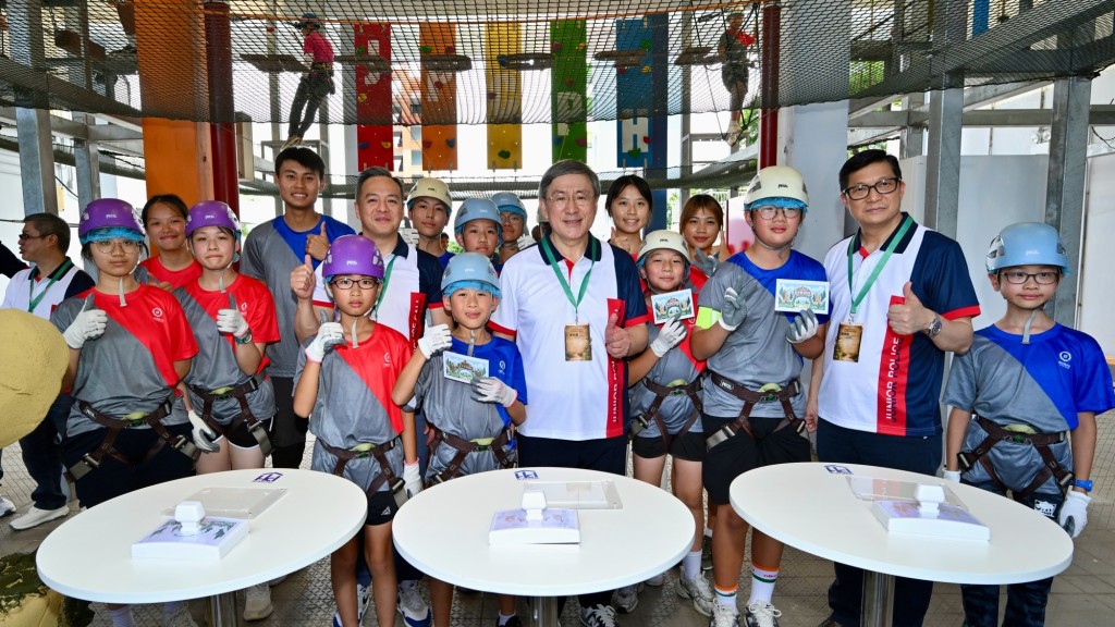 本年度少年警訊夏令營開展 鄧炳強冀青年把握機遇勇敢追夢