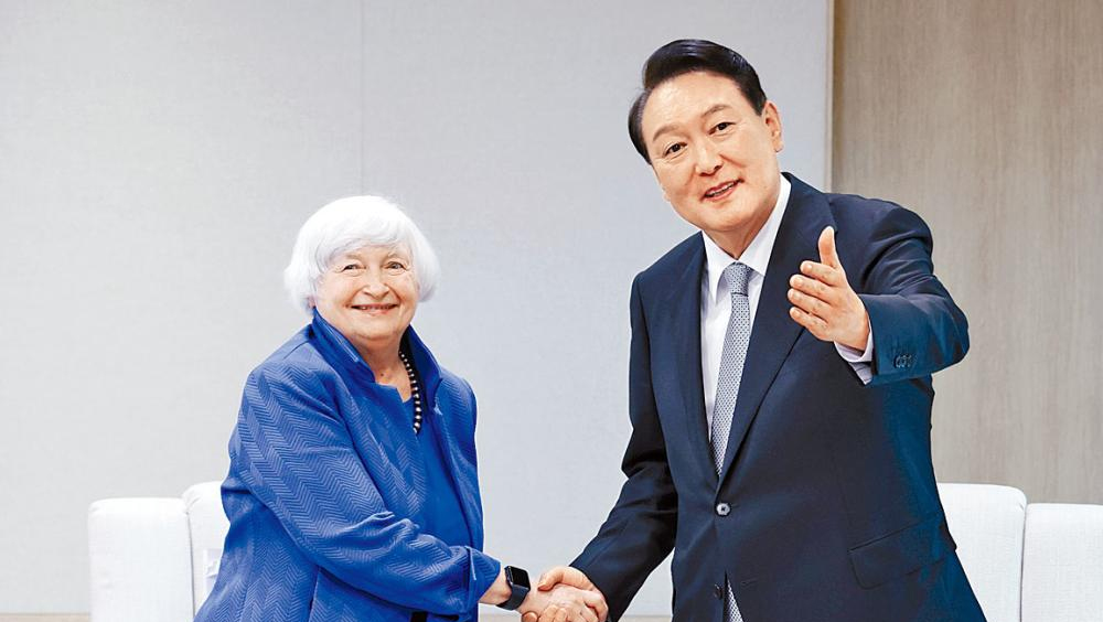 耶倫周二與南韓總統尹錫悅會面。