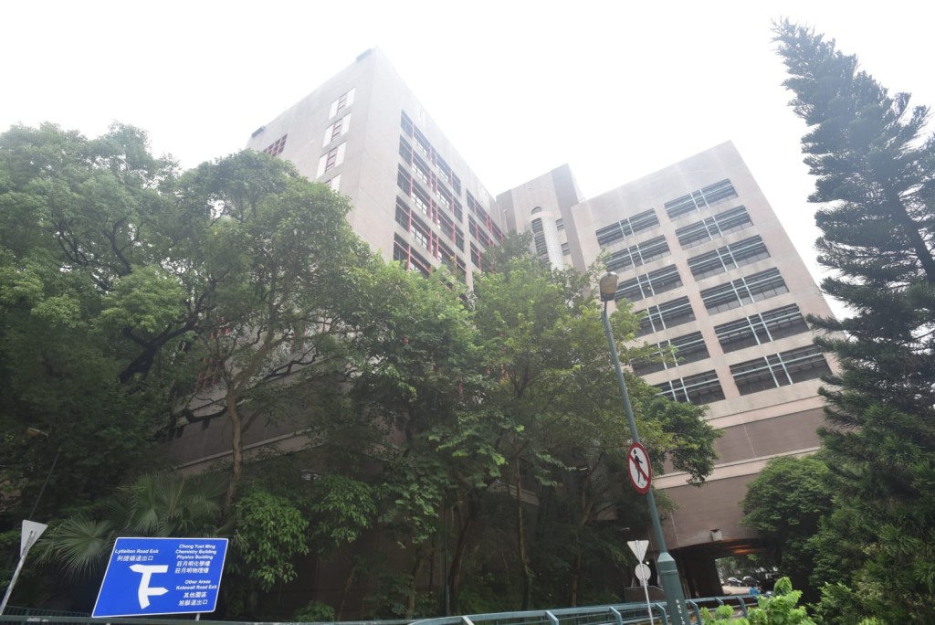 港大莊月明化學樓附近有人懷疑企跳。