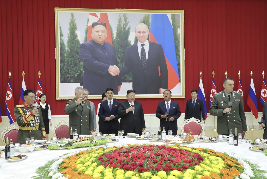 俄羅斯國防部長紹伊古上月到訪北韓參加韓戰停戰70周年慶祝活動。美聯社