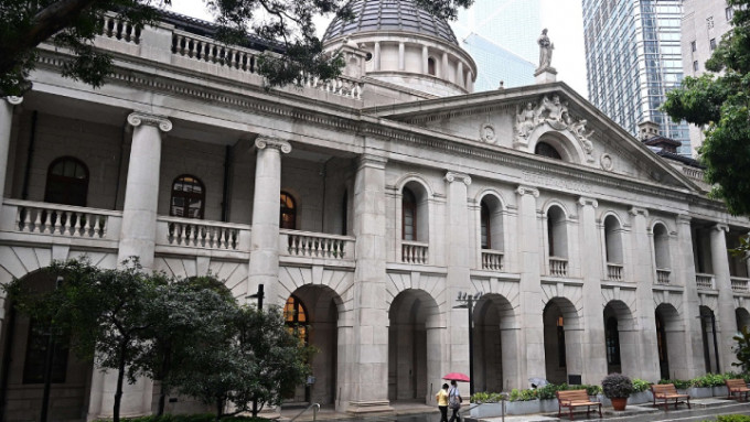 同性伴侶登記機制｜多黨反對方案 李家超指尊重立法會行使權力 提醒違反法治後果嚴重