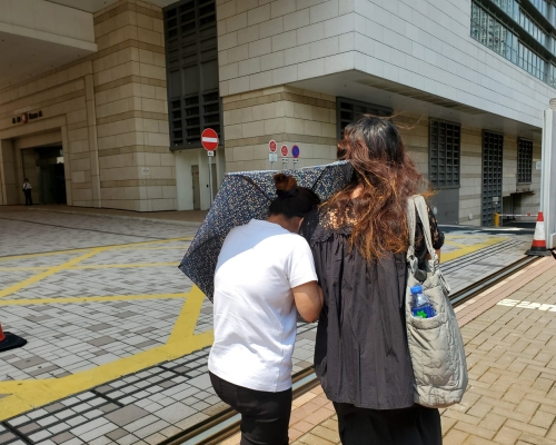 死者女友許樂思(白衣)。 陳楚琨攝