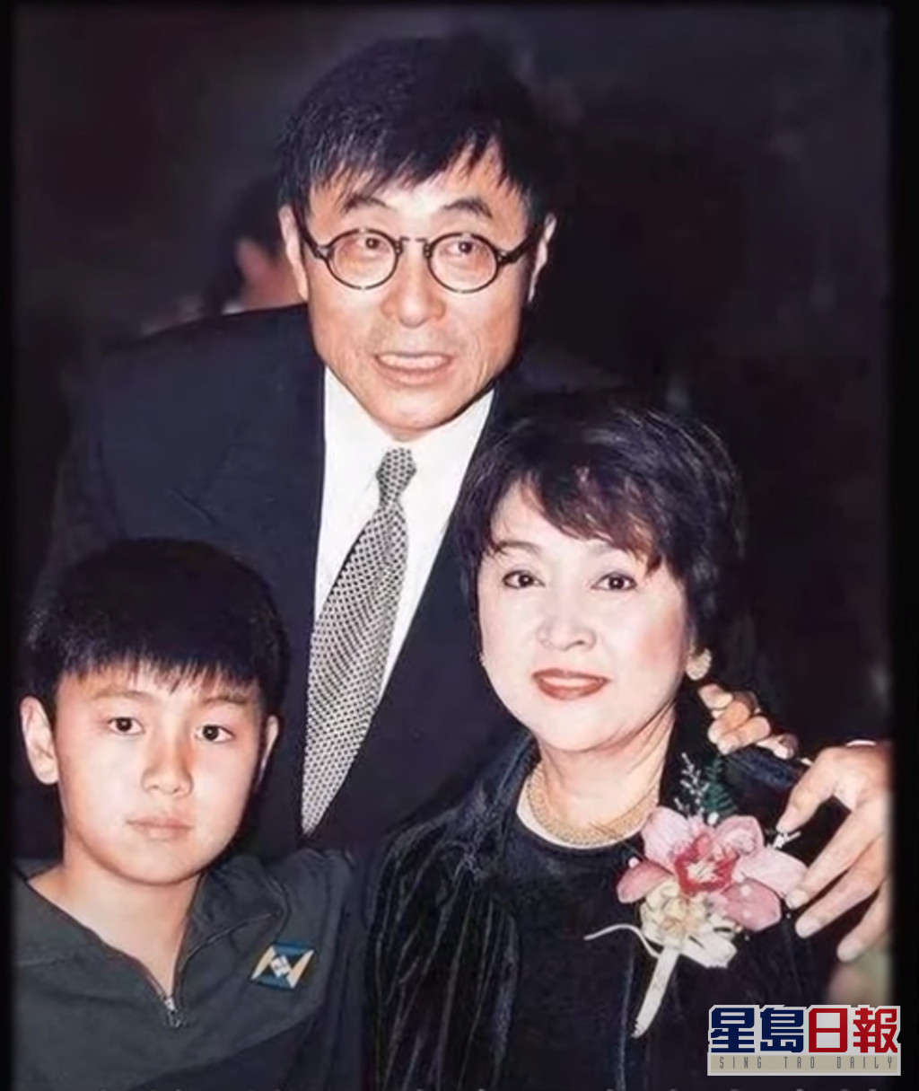 甄珍与前夫刘家昌离婚多时。