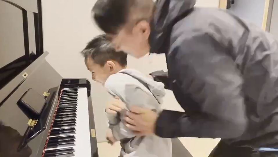 Jasper由掙扎到開心。
