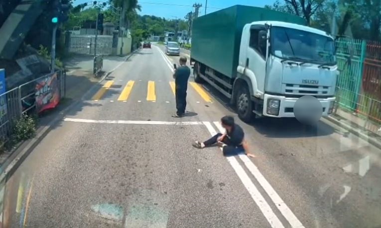貨車司機拍下現場情況。