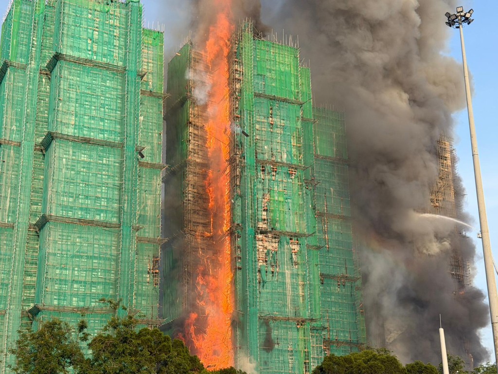 大埔宏福苑去年發生五級大火。 大埔宏福苑去年發生五級大火。
