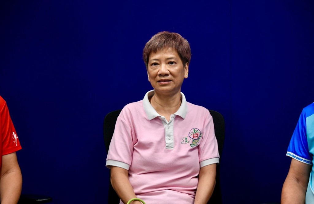 獲頒「最佳耆樂隊長」會員陳淑華(Amy)稱退休後加入了耆樂警訊,令自己大開眼界,增進知識。楊偉亨攝 獲頒「最佳耆樂隊長」會員陳淑華(Amy)稱退休後加入了耆樂警訊,令自己大開眼界,增進知識。楊偉亨攝