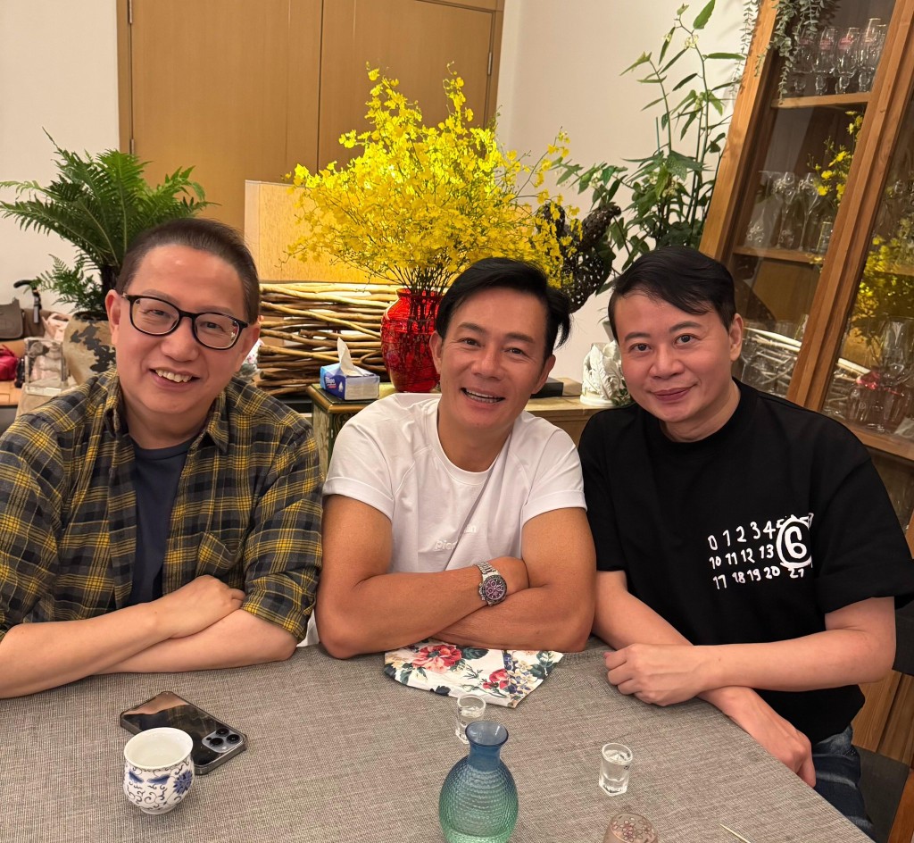 張兆輝的複式豪宅擺滿花。 張兆輝的複式豪宅擺滿花。