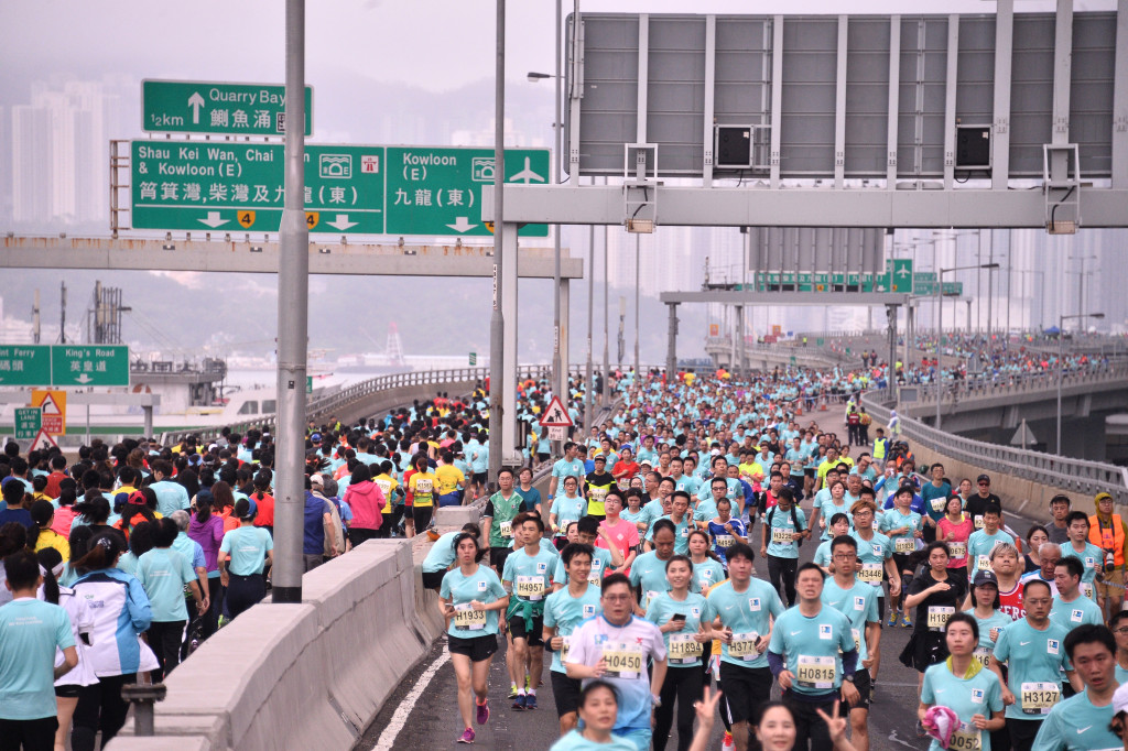 渣打表示，明年2月将举办第25届渣打香港马拉松，印证香港社会迅速复常