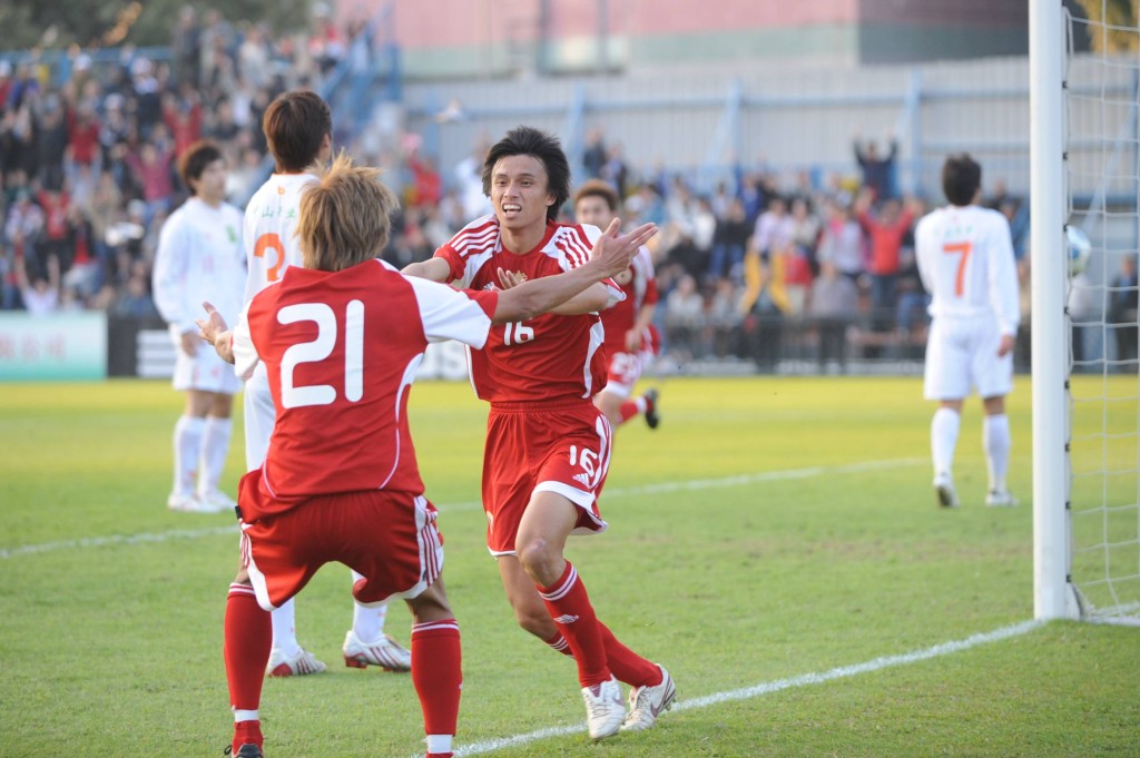 梁振邦在2009年省港杯射入奠胜的4:1入球。 资料图片