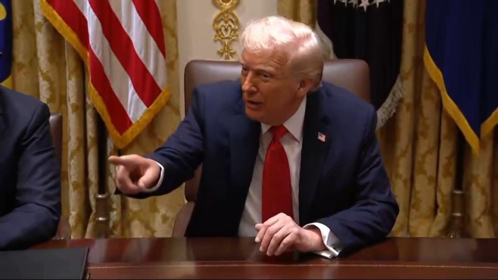 去年10月的白宮會面中，特朗普指向陸克文說：「我不喜歡你。」美聯社