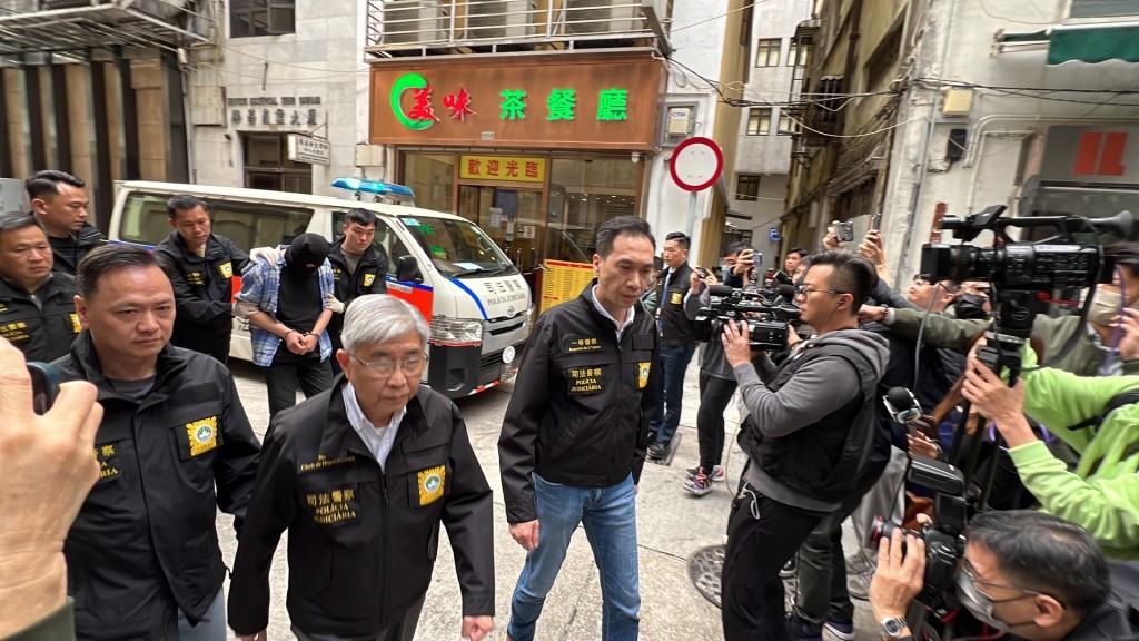 一名45歲香港男子涉嫌謀殺、加重殺人罪及盜竊罪移送檢察院偵辦。
