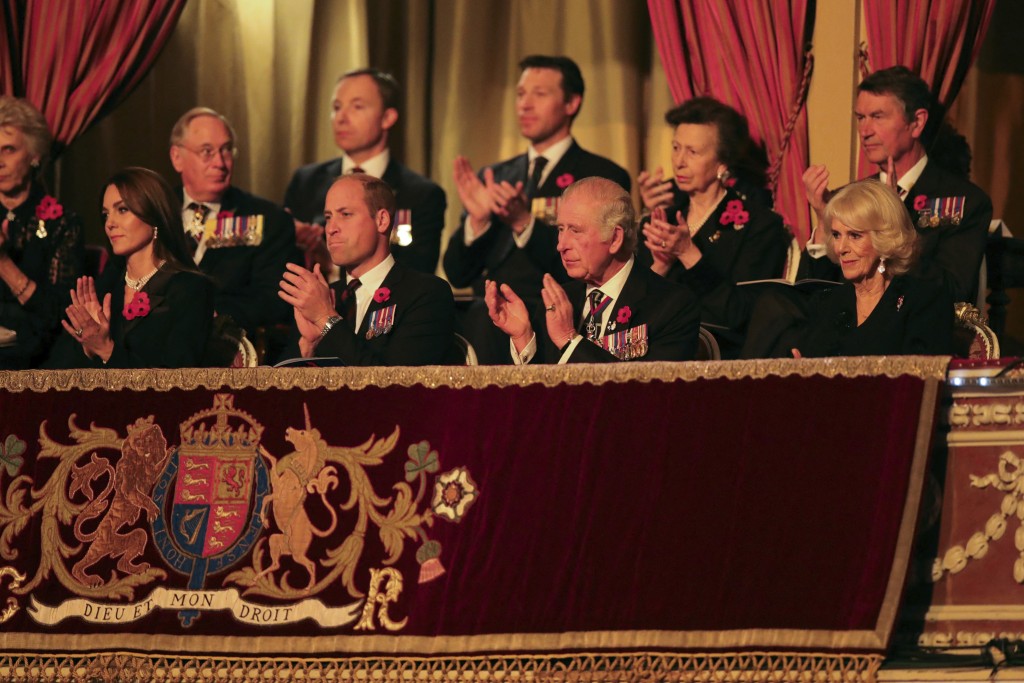 查理斯三世首度以国皇身分出席国殇纪念日活动。AP