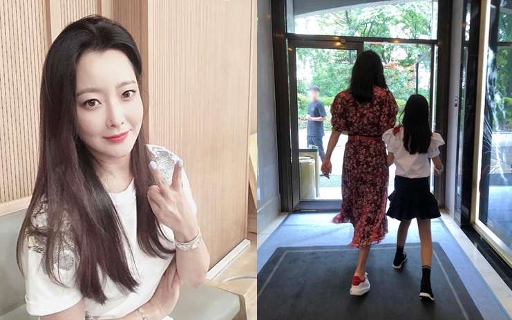 金喜善謂女兒完全不像她,但母女背影很像呀。