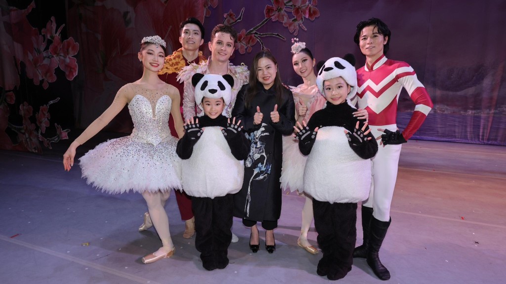 羅淑佩籲「放開胸懷」度佳節：2025有喜有悲 祝願港人平安︱Kelly Online