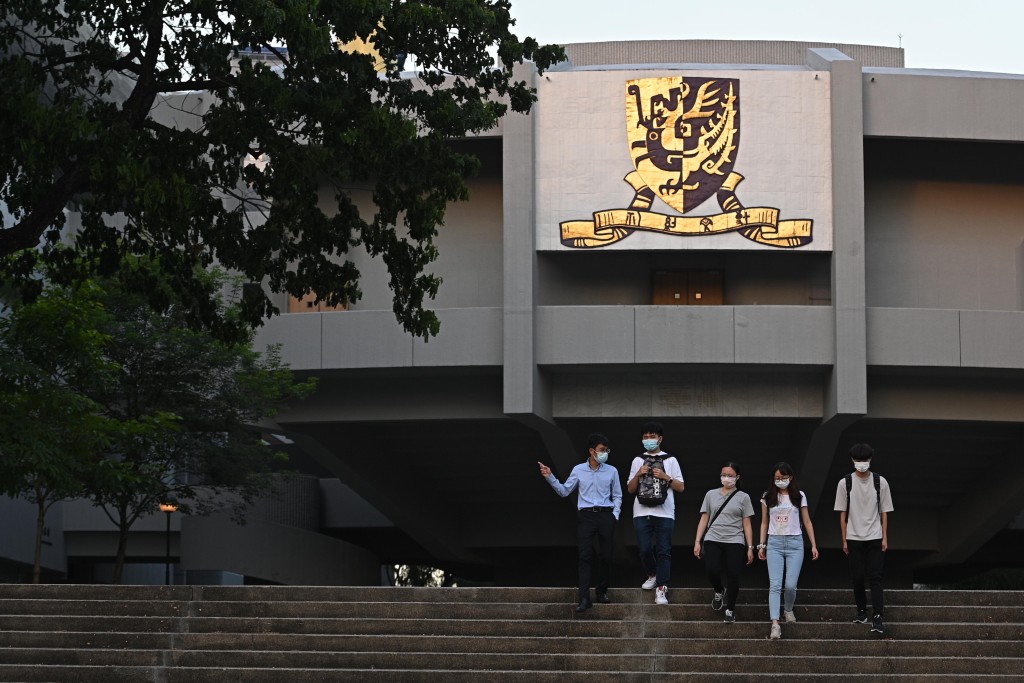 新学年刚开始，中文大学新闻与传播学院专业顾问区家麟突然休假。 资料图片