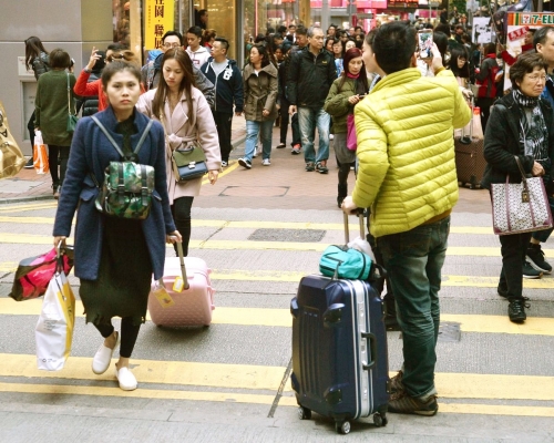旅發局指11月每日訪港人次僅8萬創新低。 資料圖片