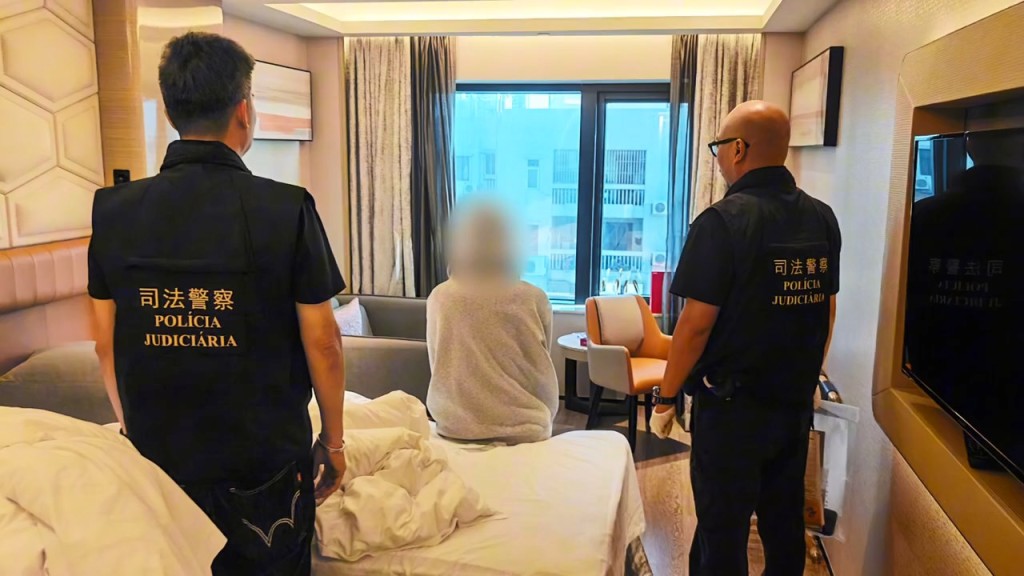澳門司警截獲多名賣淫女子及嫖客。司警教室fb片段截圖 澳門司警截獲多名賣淫女子及嫖客。司警教室fb片段截圖