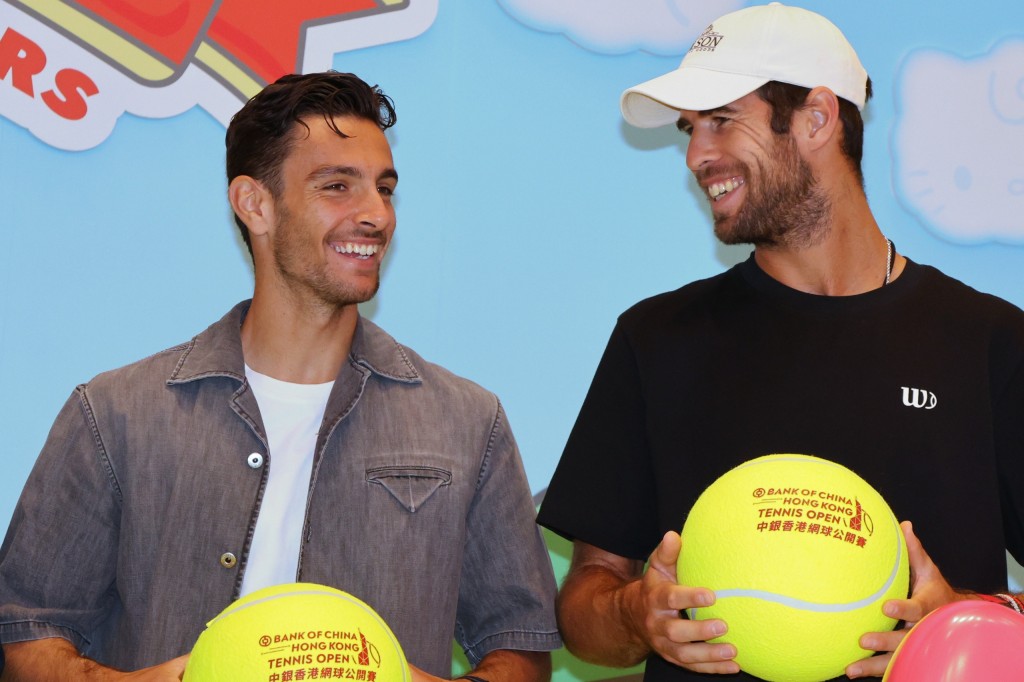 姆錫迪（左）及種籽卡真洛夫（右）在活動上談笑甚歡。攝影：徐嘉華