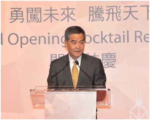 梁振英指政府的社區投資共享基金,鼓勵商界履行企業社會責任。資料圖片
