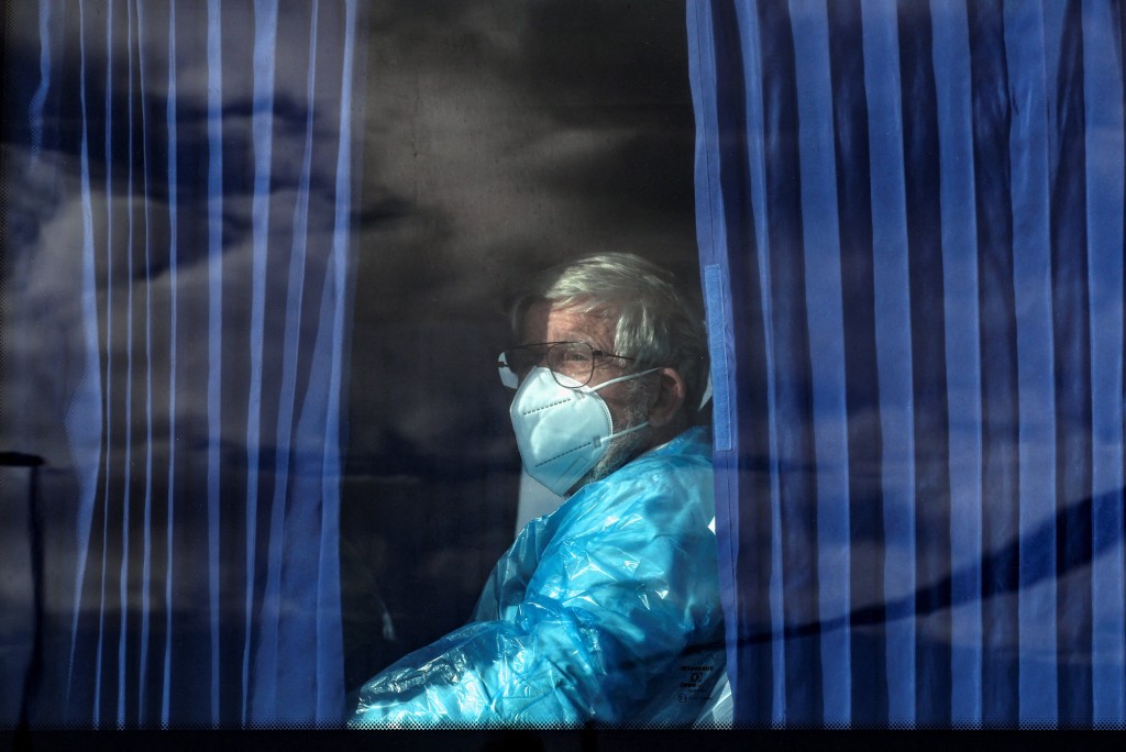 最後一批人員已從特內里費島下船並轉乘飛機前往荷蘭。路透社