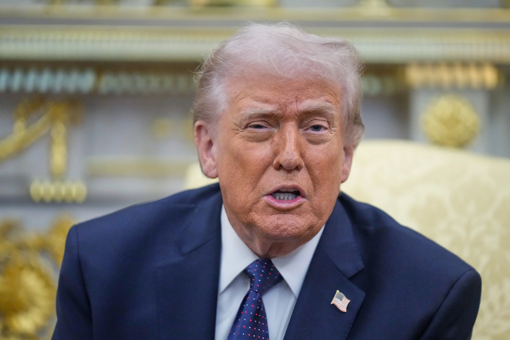 特朗普亦對英國首相施紀賢(Keir Starmer)一度拒借基地的行為表示強烈不滿。美聯社 特朗普亦對英國首相施紀賢(Keir Starmer)一度拒借基地的行為表示強烈不滿。美聯社