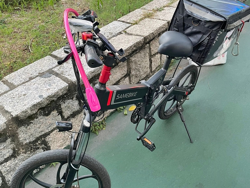 警方在行動中扣查8部電動單車。警方圖片