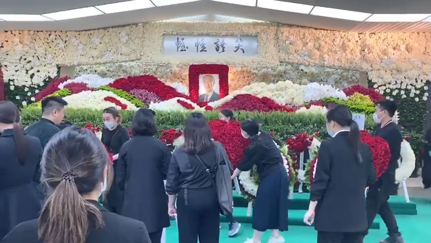 大會方面向傳媒提供的短片，可見賭王靈堂的佈置情況。