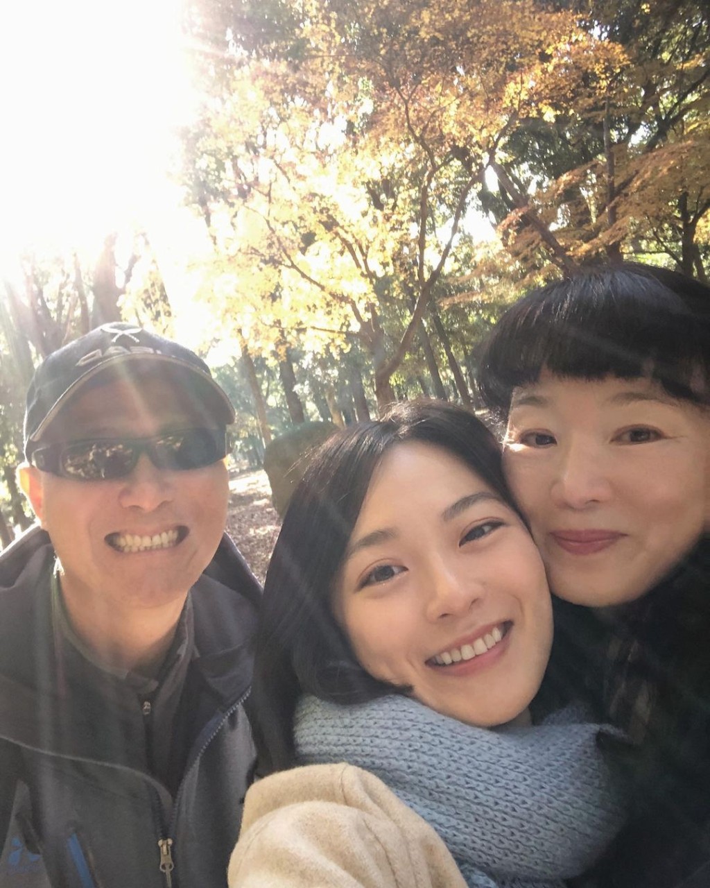 因疫情蔡潔跟在內地生活父母兩年冇見,她望早日一家團聚。