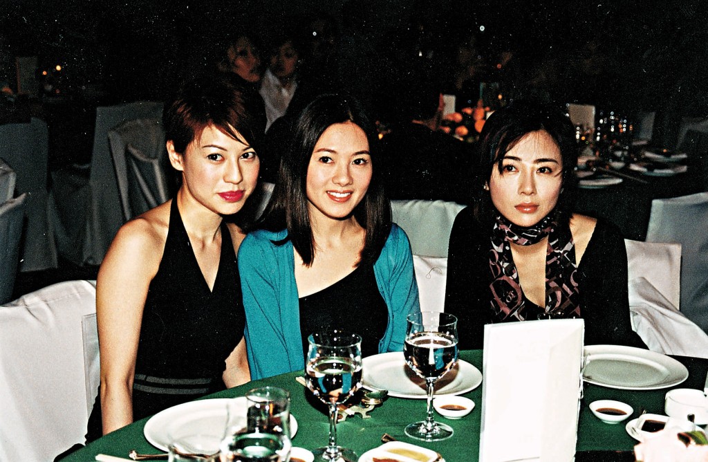 袁洁莹与李丽珍及已故的罗明珠都是「开心少女组」成员。